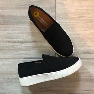 Steve Madden black platform slip on sneakers